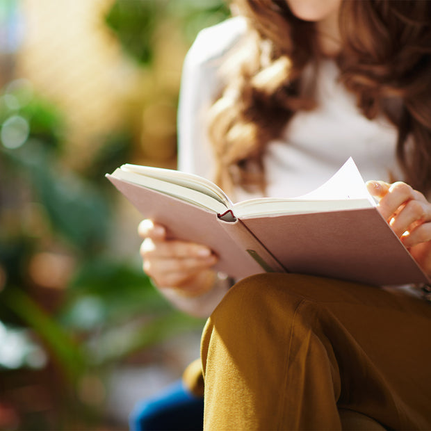 <h1>Turn <span style="text-decoration:underline">readig</span> into<br/>inspiration & reading</h1>